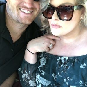 Meet your Posher, Caitlin